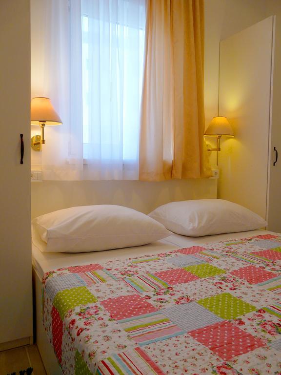 Apartment Luna Drvenik  Bilik gambar