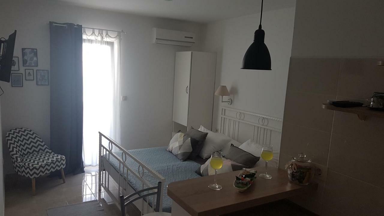 Apartment Luna Drvenik  Luaran gambar